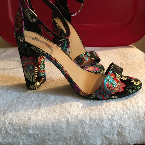 Shoes - Beautiful floral print sandals NWT Comfortable